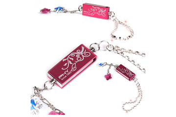 PNY Crystal Love USB Flash Drive