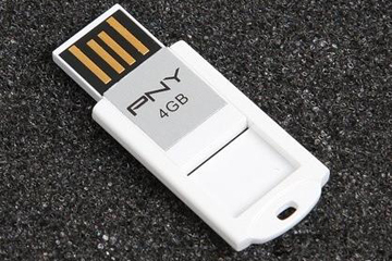 PNY F7 USB Flash Drive